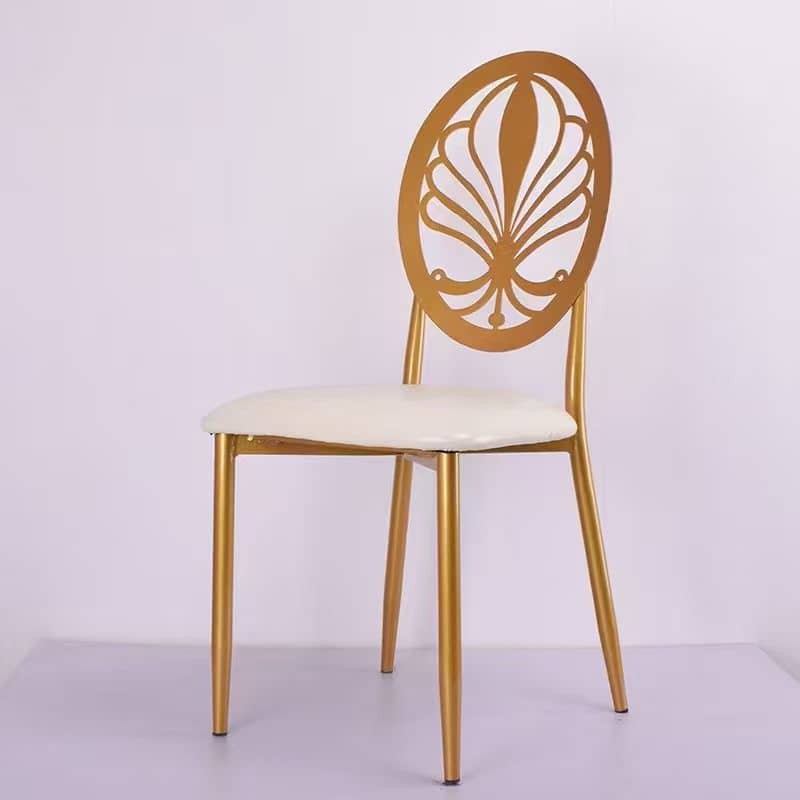 Chaise luxe gold
