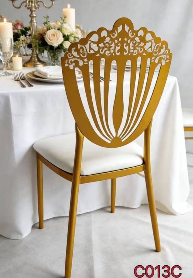 Chaise luxe gold couronne royale